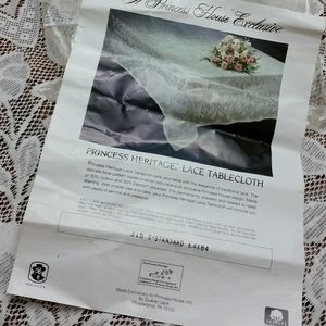 Vintage Quaker lace tablecloth